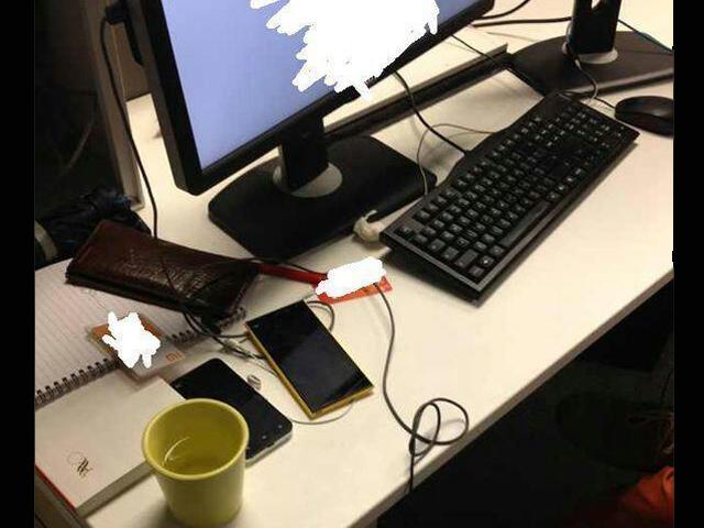 小米手機-MI-3-諜照-員工辦公桌