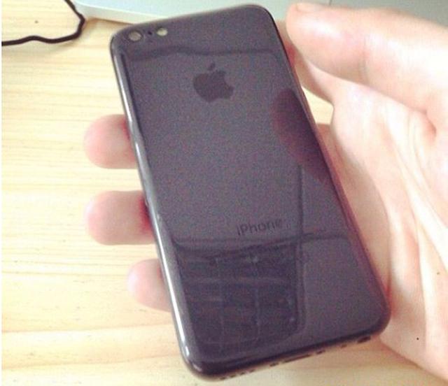 深藍色-低價版-Apple-iPhone-5C-諜照-亮面塑料材質