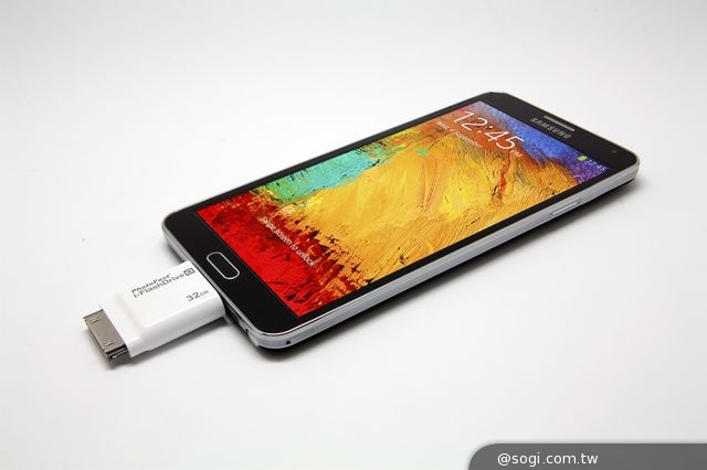 「i-FlashDrive雙頭龍」全球首支跨iOS和Android雙系統通用隨身碟 「i-FlashDrive雙頭龍」全球首支跨iOS和Android雙系統通用隨身碟