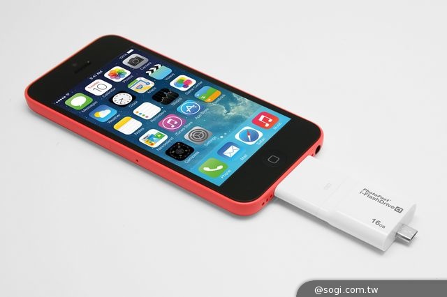 「i-FlashDrive雙頭龍」全球首支跨iOS和Android雙系統通用隨身碟 「i-FlashDrive雙頭龍」全球首支跨iOS和Android雙系統通用隨身碟