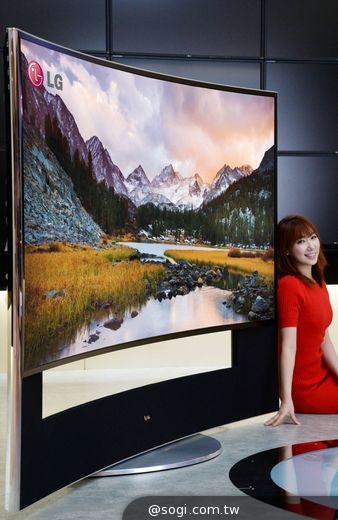2014年CES 大展LG發表全球首款105吋曲面ULTRA HD電視