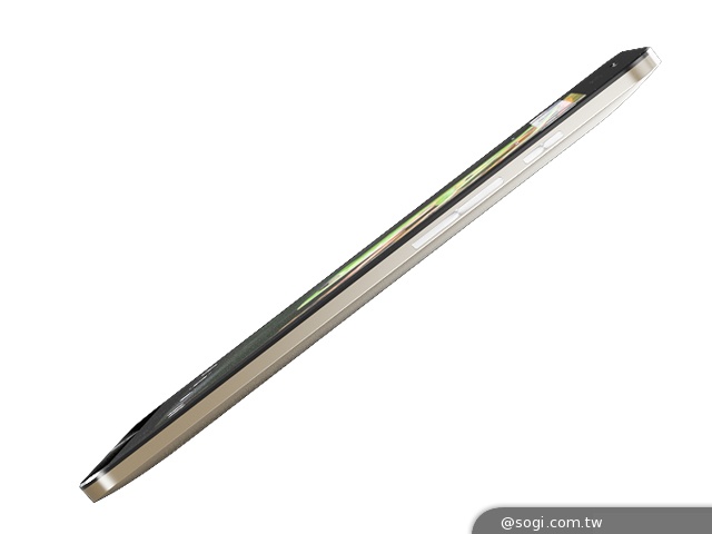 華碩發表ZenFone新系列3新機 均搭Intel處理器【CES 2014】 華碩發表ZenFone新系列3新機 均搭Intel處理器【CES 2014】