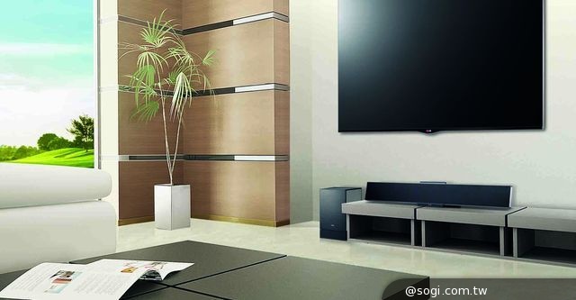 LG推出超薄機身「SoundPlate」 打造專屬「纖」聲奪人微型劇院