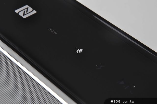 LUXA2納爾莎全新「Groovy W無線充電NFC藍芽立體聲喇叭」