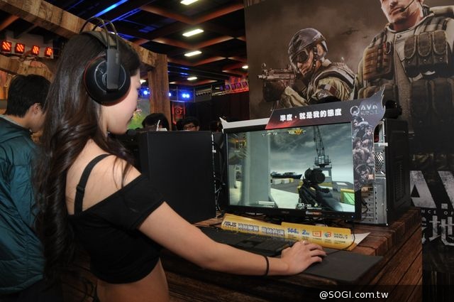 華碩推出Cerberus賽伯洛斯電競耳機 提供震撼低音與隔音效果