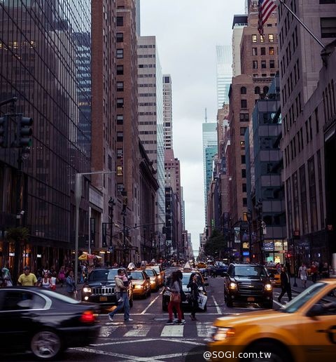 愛立信與飛利浦合作推出智慧路燈 結合行動寬頻及節能照明 愛立信與飛利浦合作推出智慧路燈 結合行動寬頻及節能照明