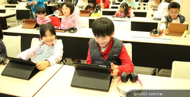 賈伯斯美語體驗營 全美語iPad教學 親子互動零距離 賈伯斯美語體驗營 全美語iPad教學 親子互動零距離