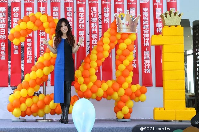 「鐵肺女王」李佳薇全新專輯「天堂/懸崖」舉辦感恩慶功餐會