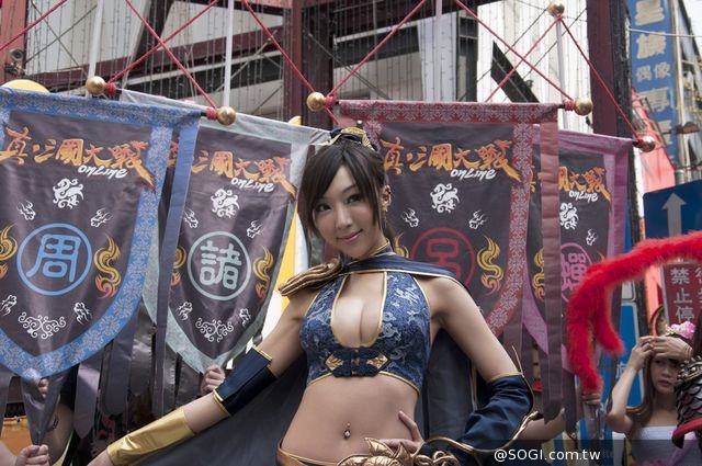 《真三國大戰》孫尚香率四大女武將 降臨西門町與現場民眾同樂 《真三國大戰》孫尚香率四大女武將 降臨西門町與現場民眾同樂