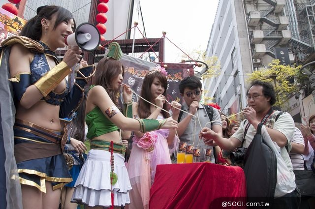 《真三國大戰》孫尚香率四大女武將 降臨西門町與現場民眾同樂 《真三國大戰》孫尚香率四大女武將 降臨西門町與現場民眾同樂