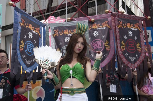 《真三國大戰》孫尚香率四大女武將 降臨西門町與現場民眾同樂 《真三國大戰》孫尚香率四大女武將 降臨西門町與現場民眾同樂