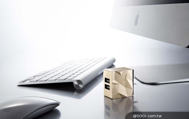 3C品味鑽石切工 Otisan Reflex 鋁合金雙USB充電器