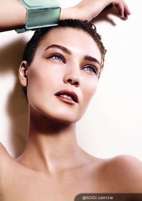 GIORGIO ARMANI「極緞絲柔 腮紅精華」濃縮一滴紅潤精華 GIORGIO ARMANI「極緞絲柔 腮紅精華」濃縮一滴紅潤精華