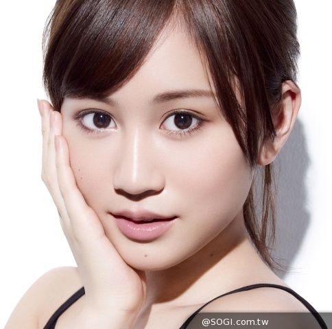 2014肌研品牌大使「前田敦子」極完美、極簡約完美呈現 2014肌研品牌大使「前田敦子」極完美、極簡約完美呈現