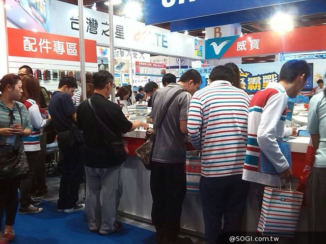 威寶電信台中春電展 體驗台灣之星4G高速上網 免費拿好禮