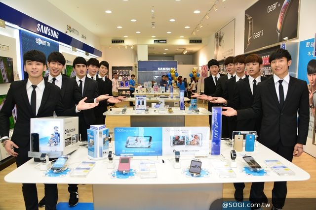 「變身金秀賢PK大賽」搶代言人簽名GALAXY S5 百變造型出籠 「變身金秀賢PK大賽」搶代言人簽名GALAXY S5 百變造型出籠