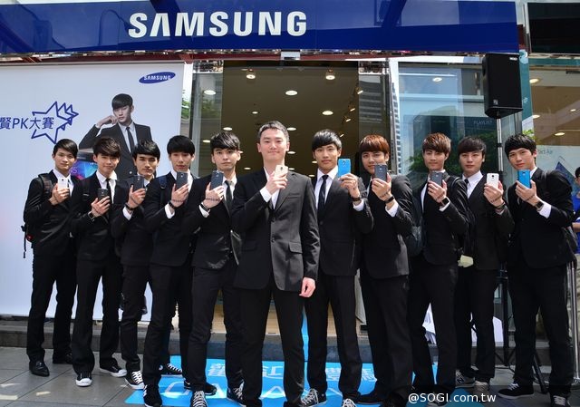 「變身金秀賢PK大賽」搶代言人簽名GALAXY S5 百變造型出籠 「變身金秀賢PK大賽」搶代言人簽名GALAXY S5 百變造型出籠