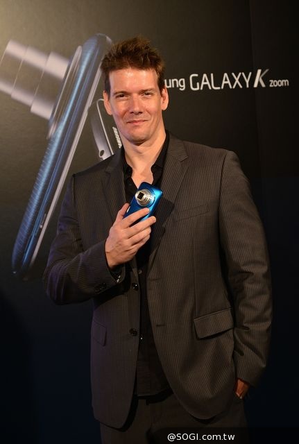 三星GALAXY K Zoom 極速4G與10倍光學變焦智慧手機 中華電信獨售 三星GALAXY K Zoom 極速4G與10倍光學變焦智慧手機 中華電信獨售