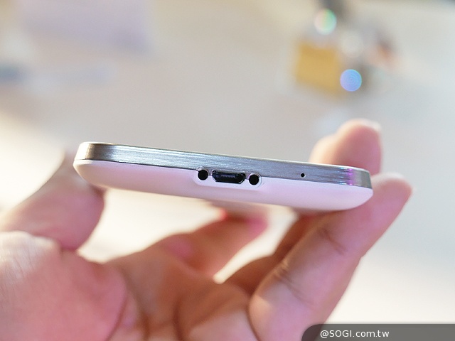 高階新機ASUS PadFone S搶先動手玩 7月上市【Computex 2014】 高階新機ASUS PadFone S搶先動手玩 7月上市【Computex 2014】
