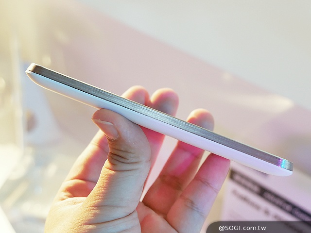 高階新機ASUS PadFone S搶先動手玩 7月上市【Computex 2014】 高階新機ASUS PadFone S搶先動手玩 7月上市【Computex 2014】