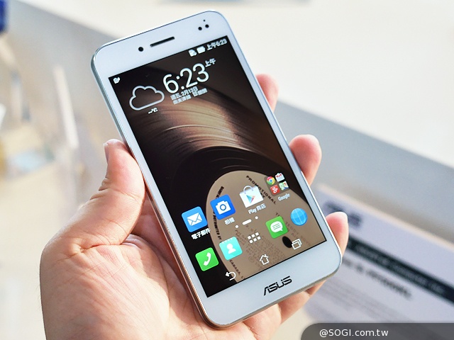 高階新機ASUS PadFone S搶先動手玩 7月上市【Computex 2014】 高階新機ASUS PadFone S搶先動手玩 7月上市【Computex 2014】