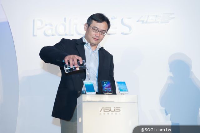 華碩LTE旗艦機皇PadFone S、ZenFone 5 LTE 迎戰疾速飆網新世代