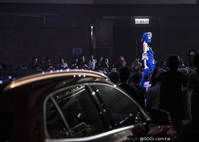 Mercedes-Benz「星天賦計畫」與ELLE雜誌推動時裝設計新銳大賞 Mercedes-Benz「星天賦計畫」與ELLE雜誌推動時裝設計新銳大賞