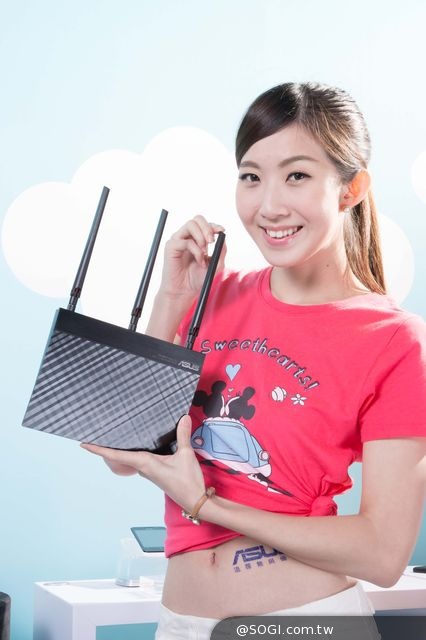 2014台北應用展 華碩繽紛變形筆電Transformer Book T100新色首賣