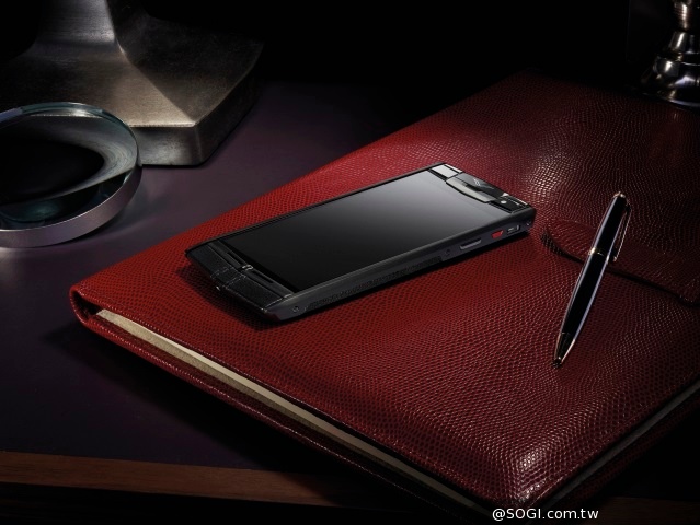 Vertu Signature Touch 時尚格調 寵愛父親 Vertu Signature Touch 時尚格調 寵愛父親