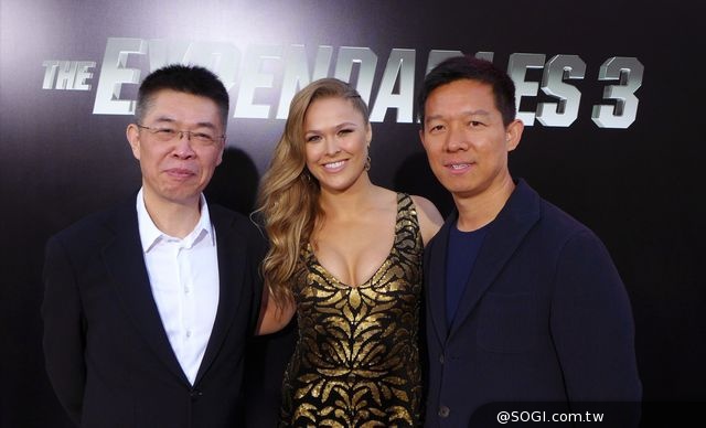 賈躍亭參加《敢死隊3》首映禮 首提樂視生態「北洛矽」線 賈躍亭參加《敢死隊3》首映禮 首提樂視生態「北洛矽」線