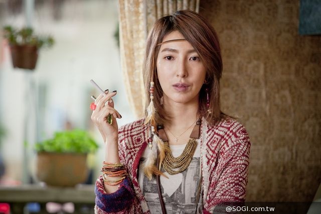 《活路》楊謹華樂當推理女王 穿上性感OL套裝 火辣挑逗吳大維 《活路》楊謹華樂當推理女王 穿上性感OL套裝 火辣挑逗吳大維