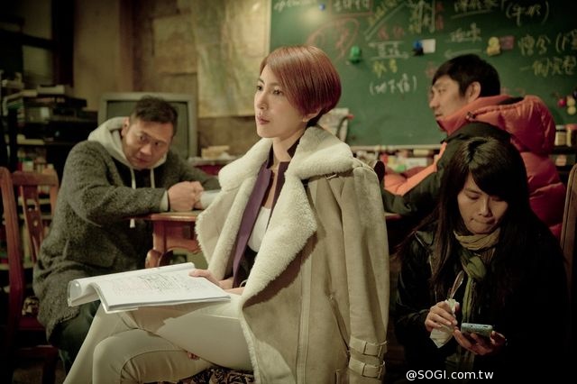 《活路》楊謹華樂當推理女王 穿上性感OL套裝 火辣挑逗吳大維 《活路》楊謹華樂當推理女王 穿上性感OL套裝 火辣挑逗吳大維