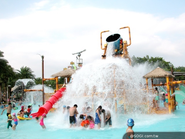 八仙水上樂園 烤肉樂趣多 體驗泳池畔夢幻般電影場景 八仙水上樂園 烤肉樂趣多 體驗泳池畔夢幻般電影場景