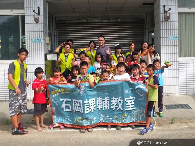 「石岡小小魔術師」2014神腦創意科學魔法探索營 「石岡小小魔術師」2014神腦創意科學魔法探索營