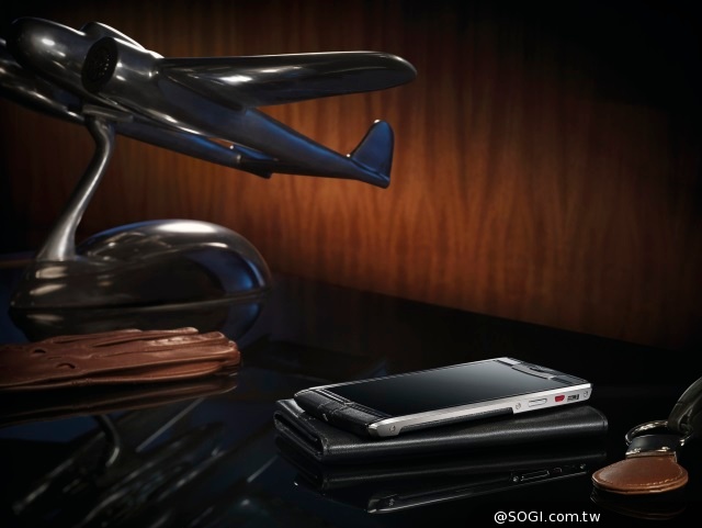 VERTU 唯一使用藍寶石水晶螢幕的奢華手機領導品牌