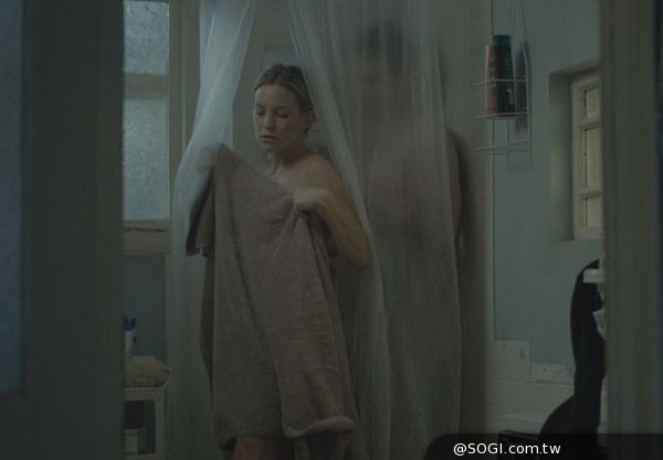 凱特哈德森被法蘭柯帶壞《鎖命橫財》裸身演出 凱特哈德森被法蘭柯帶壞《鎖命橫財》裸身演出