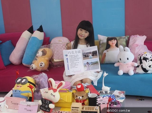 「00後小女神」王巧人氣爆 粉絲寄生日禮物堆成山 「00後小女神」王巧人氣爆 粉絲寄生日禮物堆成山