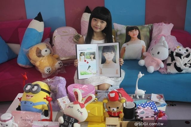 「00後小女神」王巧人氣爆 粉絲寄生日禮物堆成山 「00後小女神」王巧人氣爆 粉絲寄生日禮物堆成山