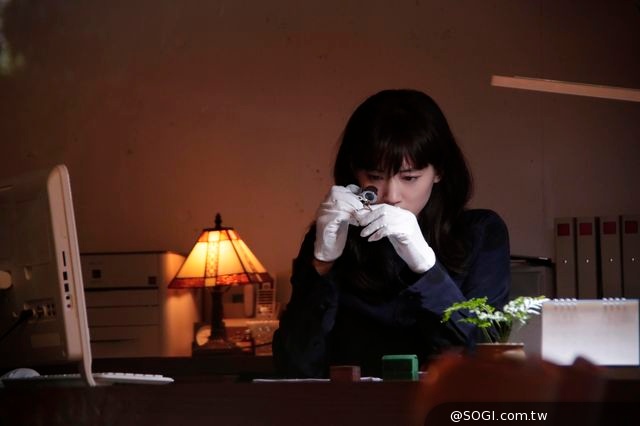天然呆魚干女綾瀨遙 化身「萬能鑑定士Q」破解達文西密碼 天然呆魚干女綾瀨遙 化身「萬能鑑定士Q」破解達文西密碼