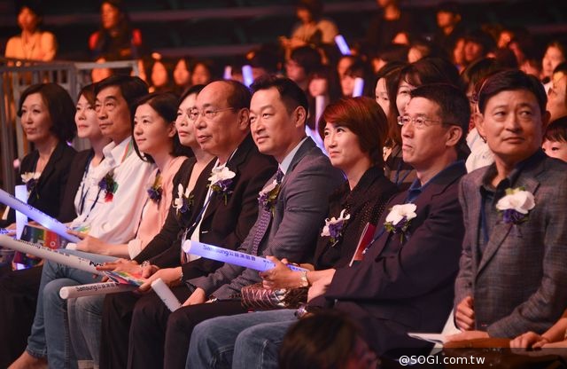 《勇敢逐夢‧舞動未來 – Samsung公益演唱會》為弱勢青少年溫暖獻唱 《勇敢逐夢‧舞動未來 – Samsung公益演唱會》為弱勢青少年溫暖獻唱