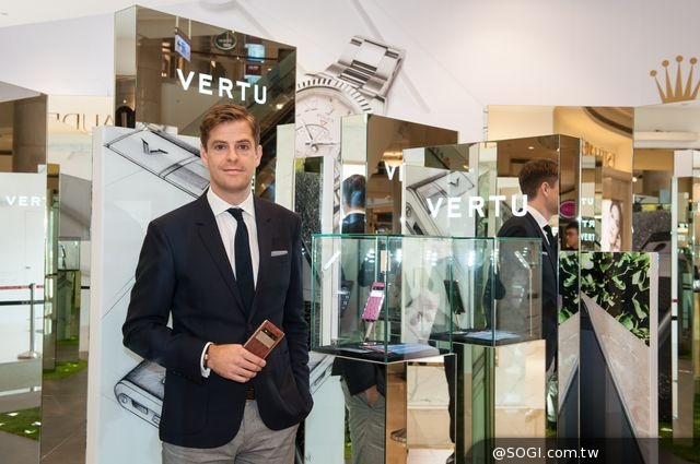 VERTU隆重呈獻全新ASTER系列手機 享譽時尚魅力英國工藝傑作