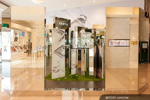 VERTU隆重呈獻全新ASTER系列手機 享譽時尚魅力英國工藝傑作