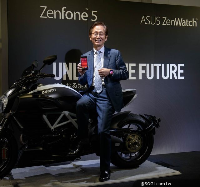 華碩董事長施崇棠領銜 於日本東京舉行「Unlock The Future」發表會