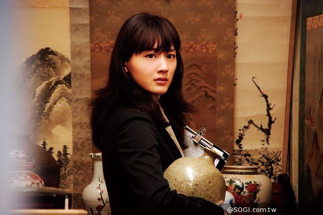 榮倉奈奈義氣相挺 客串《萬能鑑定士Q》綾瀨遙穿高中制服賣萌 榮倉奈奈義氣相挺 客串《萬能鑑定士Q》綾瀨遙穿高中制服賣萌