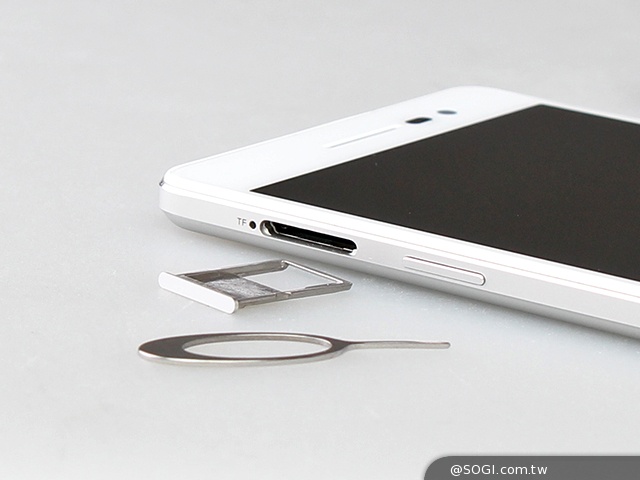 追求超薄手机之路 一窥OPPO R3、R5外观 OPPO-R3-R5-真机照