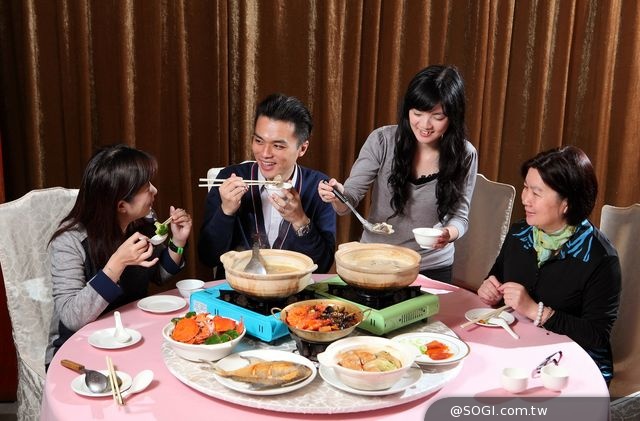 7-ELEVEN率先掀起年菜大戰 網羅六大菜系十大名廚 推出早鳥預購優惠 7-ELEVEN率先掀起年菜大戰 網羅六大菜系十大名廚 推出早鳥預購優惠