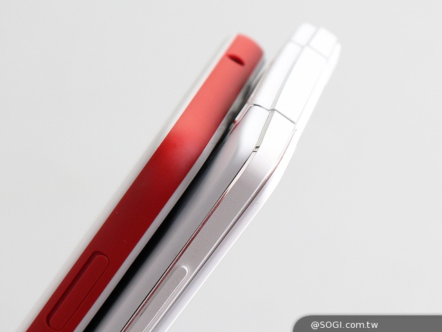 HTC Desire EYE、OPPO N3手机界的自拍神器之争 HTC-Desire-EYE-OPPO-N3-自拍神器-真机照