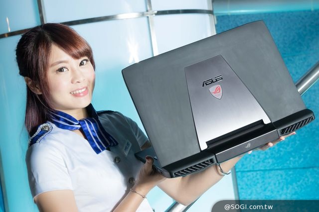 2014台北資訊月盛大開跑 華碩全新筆電Chromebook C300展場首賣