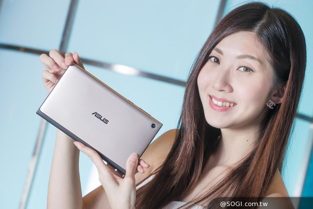 2014台北資訊月盛大開跑 華碩全新筆電Chromebook C300展場首賣