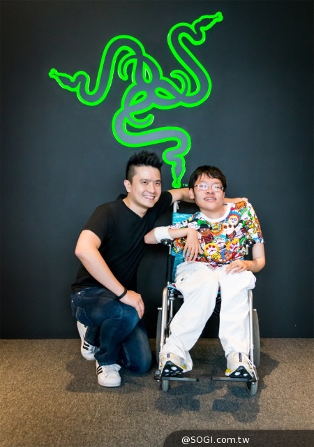 RAZER CEO會見超級粉絲並捐贈10,000美金予ALS漸凍人協會 RAZER CEO會見超級粉絲並捐贈10,000美金予ALS漸凍人協會